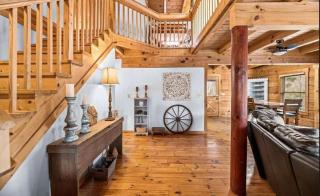 Secluded Escape | Views, Hot Tub, Outdoor Lounge! - Gatlinburg - 4