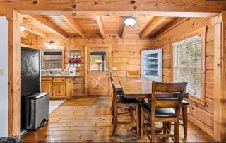 Secluded Escape | Views, Hot Tub, Outdoor Lounge! - Gatlinburg - 3
