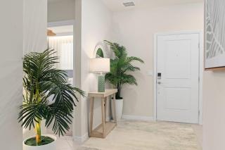 New Resort Themed Ultra Comfortable Heated Private Pool Game Room Family Home Near Disney - Orlando - 4
