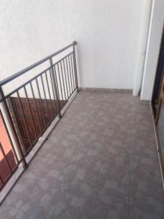 Beachfront, 2 Bed with Sea Views - 6