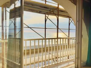 Athena Sea front Apartment, Parking & Pool - Lago Patria - 9