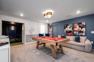 Luxury 9BR Getaway - Pool, Theater & Theme Rooms - Kissimmee - 9