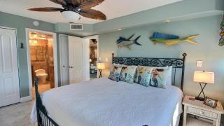B307 Moon Bay - - 2