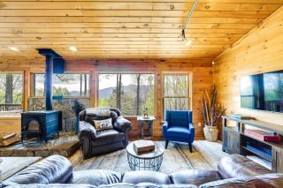 10 Mi to Waynesville Cabin with Hot Tub and Mtn Views - Balsam - 7