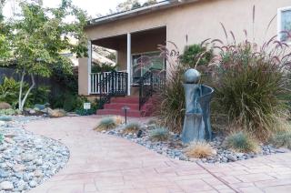 Seq Parks-House with Hot Tub Fire Pit Koi Pond Outdoor Kitchen - Visalia - 7