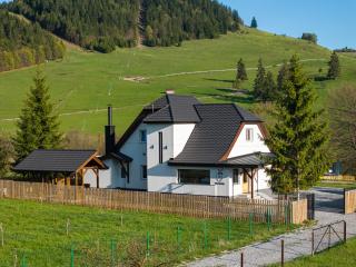 Mariska Villa - 0