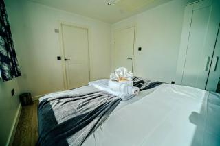 Stylish & Comfy 1 BR By AltoLuxoExperience Short Lets & Serviced Accommodation With Free Wifi & Parking - Bristol - 4
