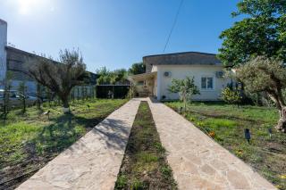 "Olive & Bloom" entire vila with Pool & Private Parking - 5