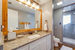 The Cove Lakehouse - Spicewood - 6