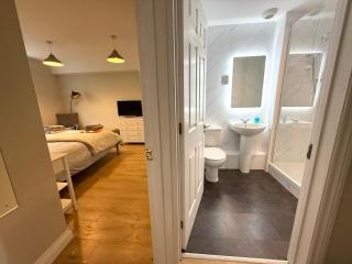 Apartment with Swimming Pool - United Kingdom - 4