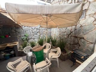 Casa Quintal Bueno! 5 quartos com ar split e internet ultra! Perto do melhor de Goiânia! Marista Parques Areião e Vaca Brava Hospital Premium Mater Dei Blue Fit Perdomo Goiânia Shopping! - Goiânia - 5