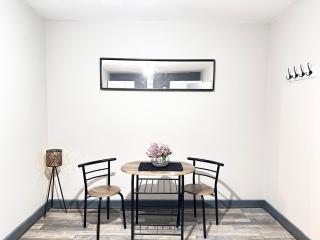 Pine Suite - Apartment - Blackpool - Sleeps 2 - Blackpool - 9