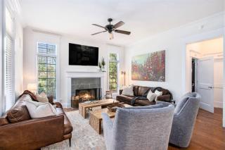 5BR Oasis w pool, spa and sports court - 0