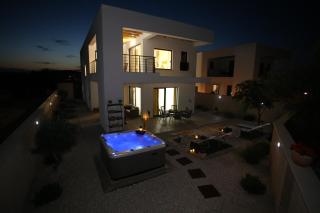 Villa Punta Sol with jacuzzi - Jezera - 5