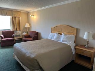 Travelodge by Wyndam Chetwynd - 0