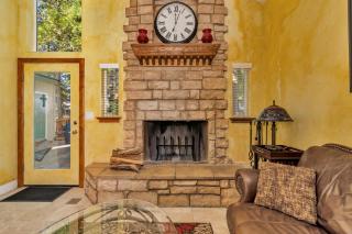 A Tuscan Adventure in California 3 BDR Sleeps 8 - Shaver Lake - 7