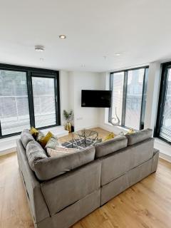 Luxury Penthouse with Private Hot Tub Overlooking Leeds City Centre - Leeds - 6