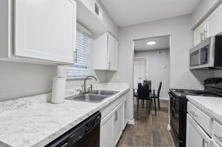 Stratton 2520c I Spacious 2 Bed 15 Bath - Arlington - 2