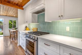 Charming 2 BDR Seaside Cottage - 5 Min to Beach - Seaside - 6