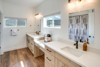 3 Mi to Bear Lake Home with Hot Tub and Huge Patio! - Garden City - 2