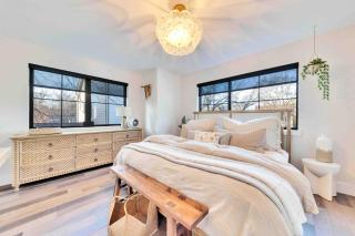 Designers Home near DT w Pool - 6