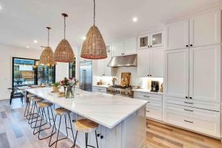 Designers Home near DT w Pool - 1