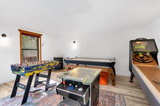 Happy Days Retreat with Private Pool - 9