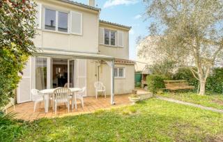 3 Bedroom Awesome Home In Lagord - 9