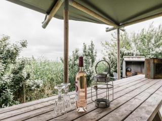 Tent house near dune by Belvilla - Callantsoog - 2