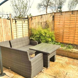 Dubarry Downs Annexe (Hot Tub) - Wroxall - 5
