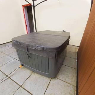 Dubarry Downs Annexe (Hot Tub) - Wroxall - 2