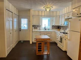 20 plus percent OFF! 4BR, 2 BT Spacious Home in Cuyahoga Falls, Parking, Pets Ok - Cuyahoga Falls - 1