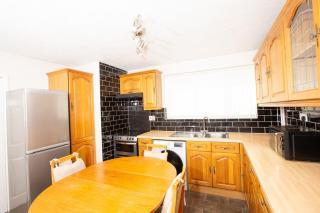 A Cosy 5 Bed House near Luton Airport - - 7