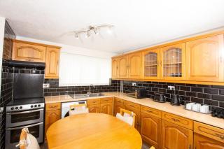 A Cosy 5 Bed House near Luton Airport - - 6