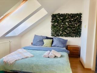Romantic getaway in Oldtown with perfect view - Bratislava - 5
