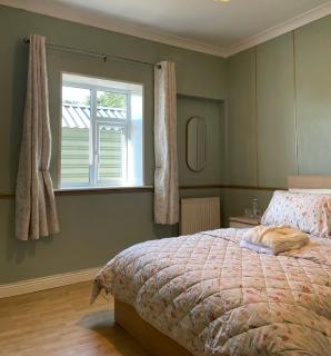 Guest Lodge - Naas - 2