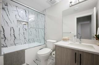 BRAND NEW! 2BR Private Suite - FREE Banff Pass, Netflix, Parking! Near Shopping & Airport! - Calgary - 5
