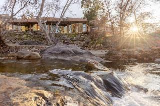 Sequoia Arquitectural Wonder with Hot Tub & Views - 8
