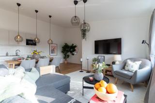Youthful 3BR Flat with Balcony and Hobby Game Board - Båstad - 2