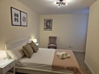 Spacious Modern 2-BR Apartment in Aberdeen City Centre - Aberdeen - 7