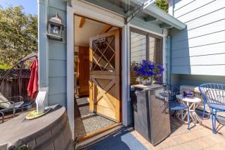 Snuggle Inn - A Romantic Retreat - Carmel - 7