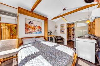 Snuggle Inn - A Romantic Retreat - Carmel - 5