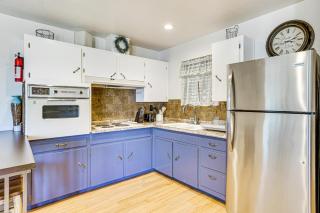 Family Home with Patio and Yard in Phoenix! - Phoenix - 1