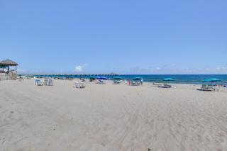 Walk to Ocean Chic Deerfield Beach Cottage! - Deerfield Beach - 8