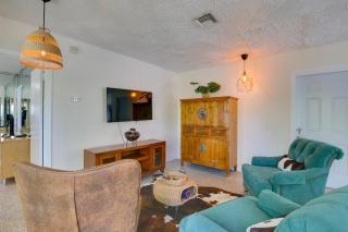 Walk to Ocean Chic Deerfield Beach Cottage! - 7