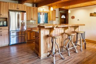 Red House - Minutes to Shaver Lake - Shaver Lake - 9