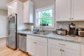 4 Mi to Auburn University Townhome with Fenced Yard - Opelika - 2