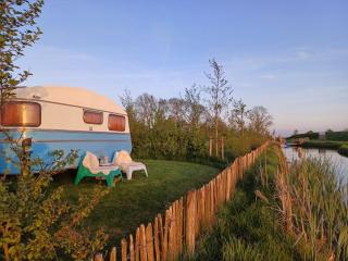 Retro Oldtimer 'de Duif' nabij het Sneekermeer - Terzool - 8