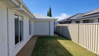 Modern home with Private ensuite - 2