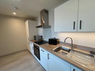 Luxury 2 Bed 2 Bath En-Suite condo - Central Station - 7